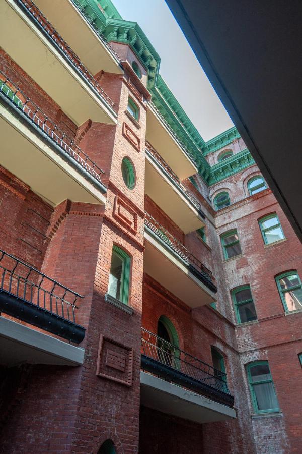 Mint House At The Divine Lorraine Hotel - Philadelphia Kültér fotó